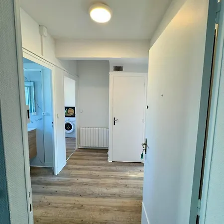 Apartment Paul Bert#4 - Newly Renovated 2-bedroom Near Chantiers *