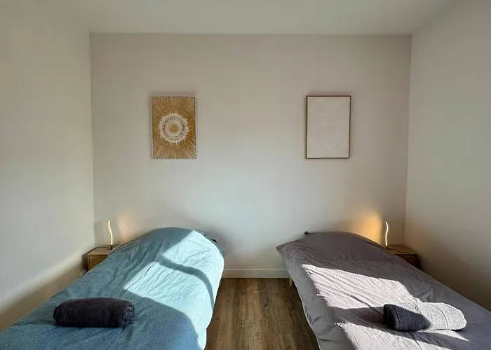 Paul Bert#4 - Newly Renovated 2-bedroom Near Chantiers