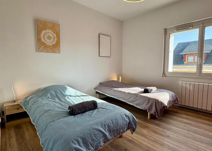 Paul Bert#4 - Newly Renovated 2-bedroom Near Chantiers Apartment *