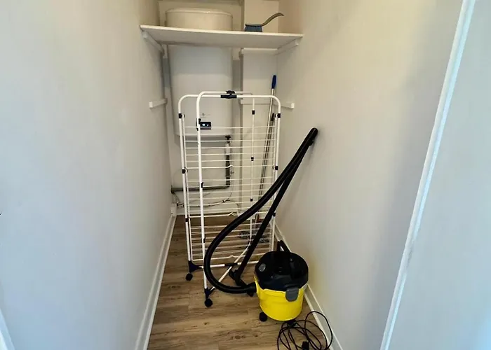 Paul Bert#4 - Newly Renovated 2-bedroom Near Chantiers *