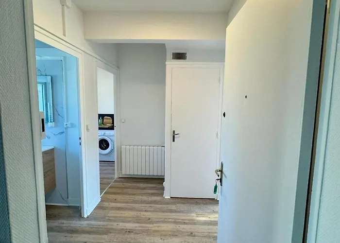 Apartment Paul Bert#4 - Newly Renovated 2-bedroom Near Chantiers *